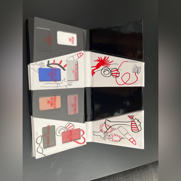 Mac Cosmetics Cruella Eyeshadow Palette - Picture 1 of 6